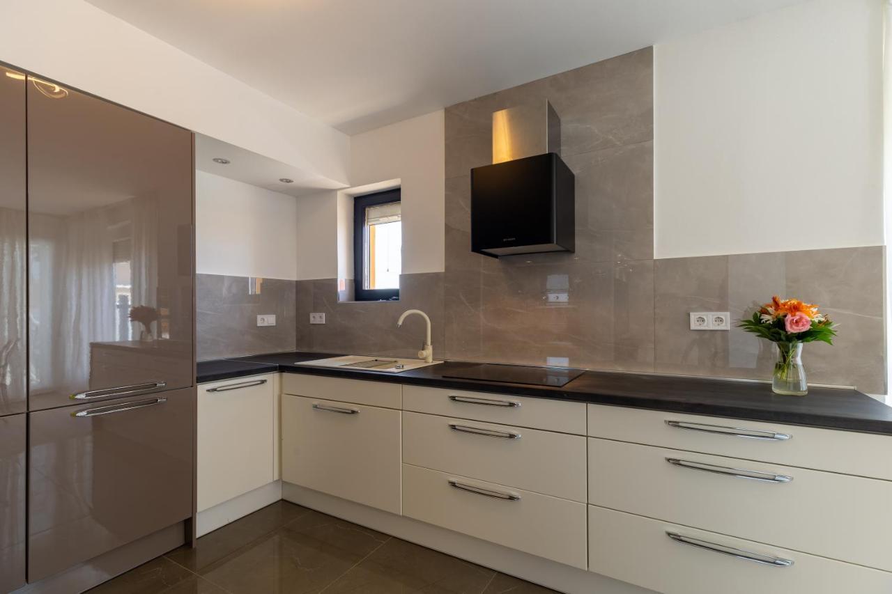 Villa Family And Friends Private Heated Pool With Jacuzzi Zadar Exterior foto