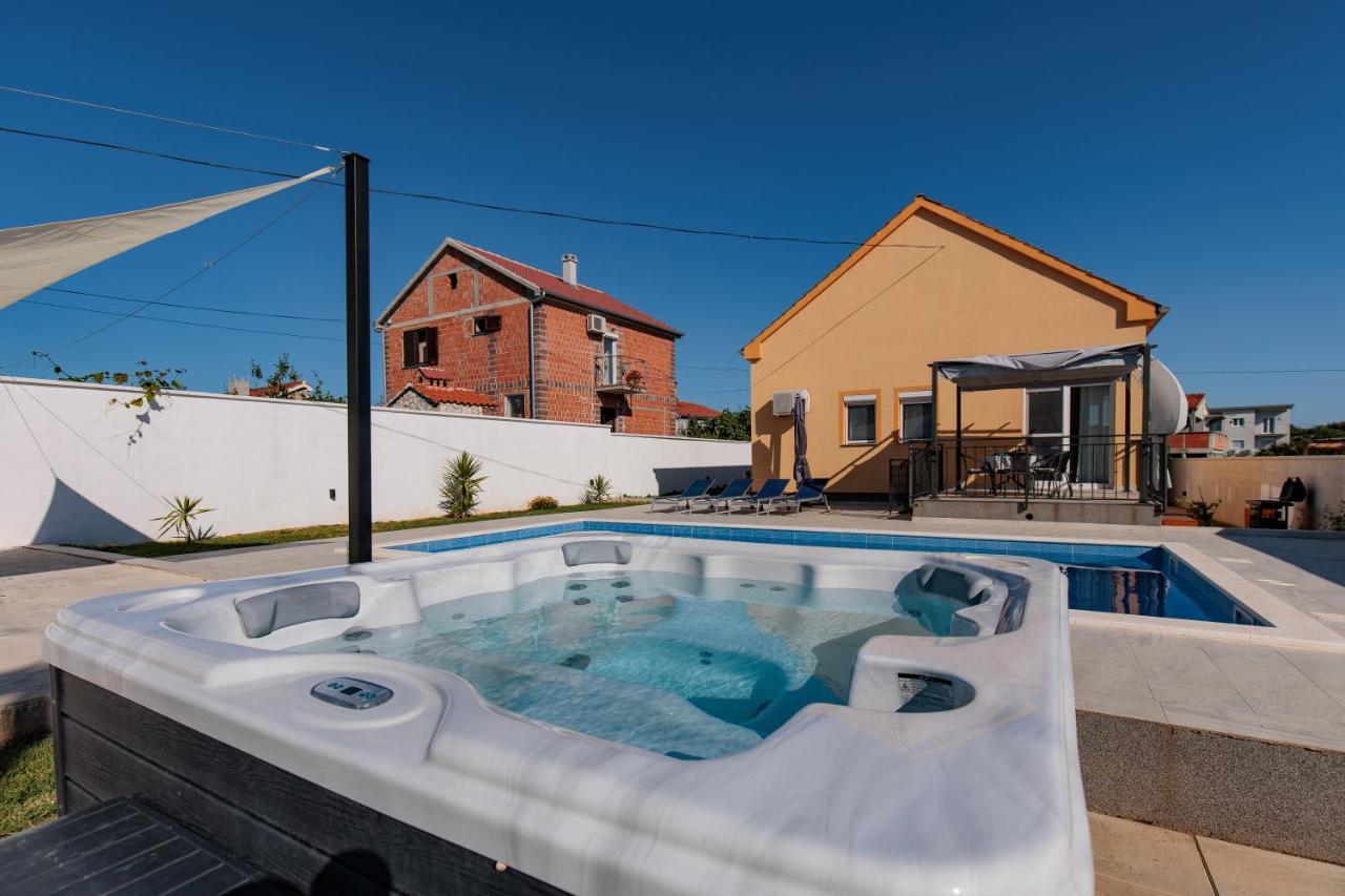 Villa Family And Friends Private Heated Pool With Jacuzzi Zadar Exterior foto
